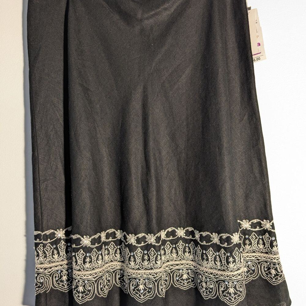 Rafaella NewElegant Black Skirt with Intricate White‎ Detailing 12P